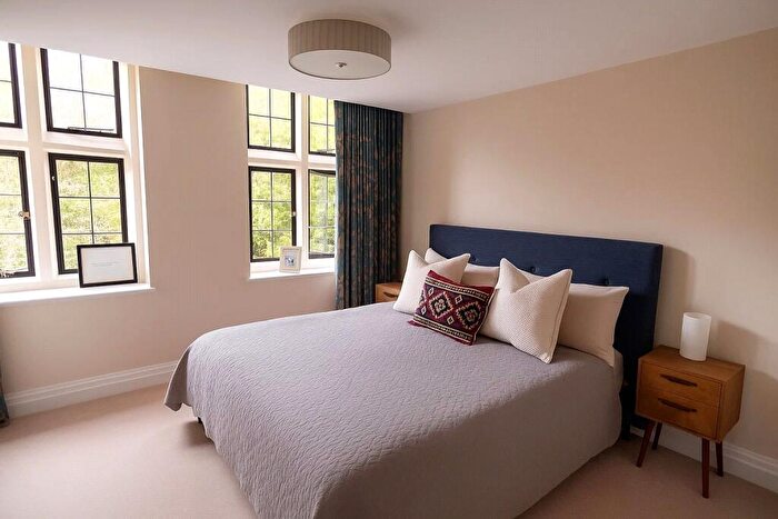 2 Bedroom Apartment To Rent In Kings Drive, Midhurst, West Sussex, GU29