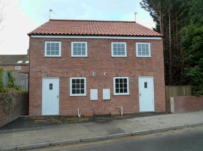2 Bedroom Semi-Detached House To Rent In New Millgate, Selby, YO8