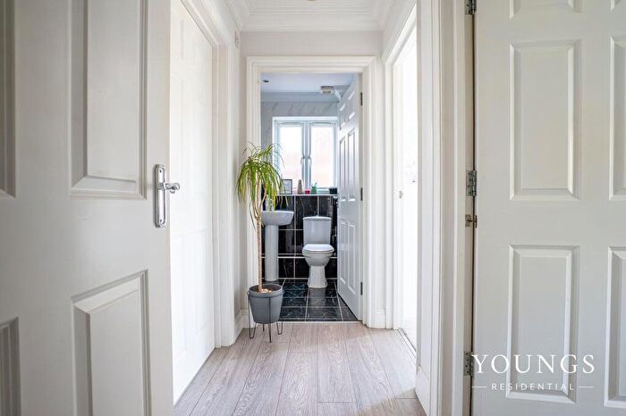 2 Bedroom Flat For Sale In Meadow Rise, Christopher Martin Place Meadow Rise, CM11