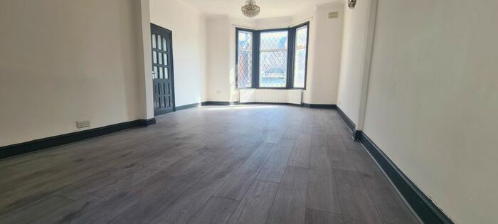 3 Bedroom Terraced House To Rent In Balfour Road, Ilford, IG1