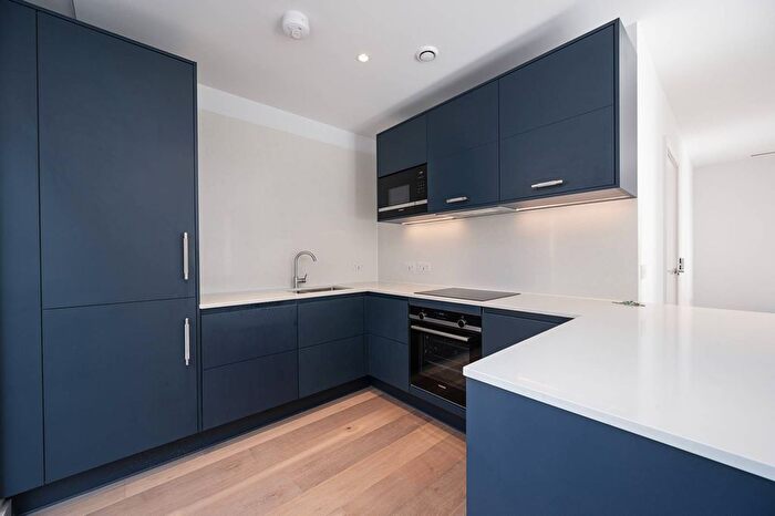 2 Bedroom Flat For Sale In Sovereign Court, Islington, London, WC1X