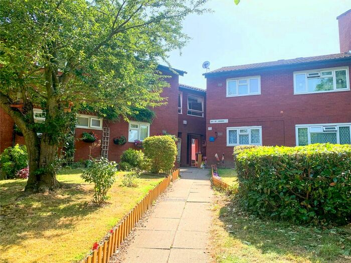 2 Bedroom Flat To Rent In Craven, Wilnecote, Tamworth, Staffordshire, B77