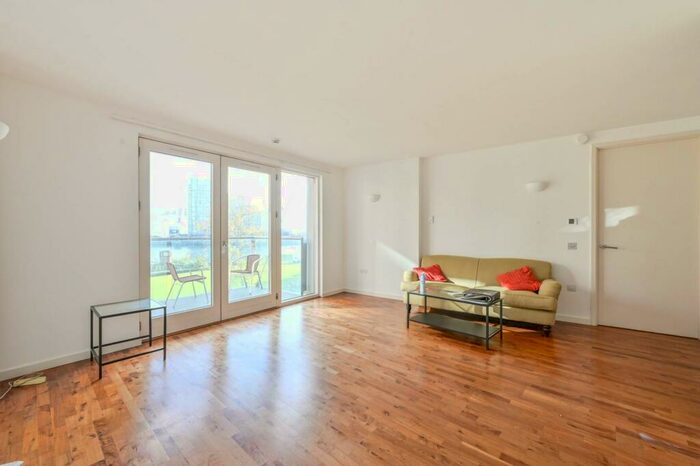 2 Bedroom Flat To Rent In New Providence Wharf, Canary Wharf, London, E14
