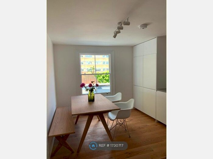 3 Bedroom Flat To Rent In Glenelg Road, London, SW2
