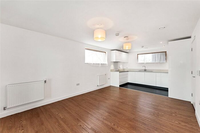 1 Bedroom Flat To Rent In Addenbrookes Road, Trumpington, Cambridge, Cambridgeshire, CB2