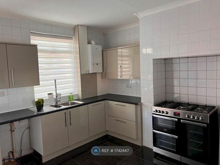 3 Bedroom Detached House To Rent In Southmoor Road, Hemsworth, WF9