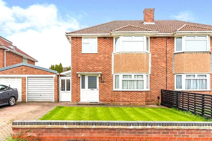 3 Bedroom Semi-Detached House To Rent In Grange Road, Letchworth Garden City, Hertfordshire, SG6