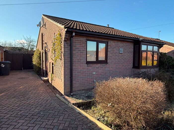 2 Bedroom Bungalow To Rent In Oakwell Drive, Askern, Doncaster, DN6