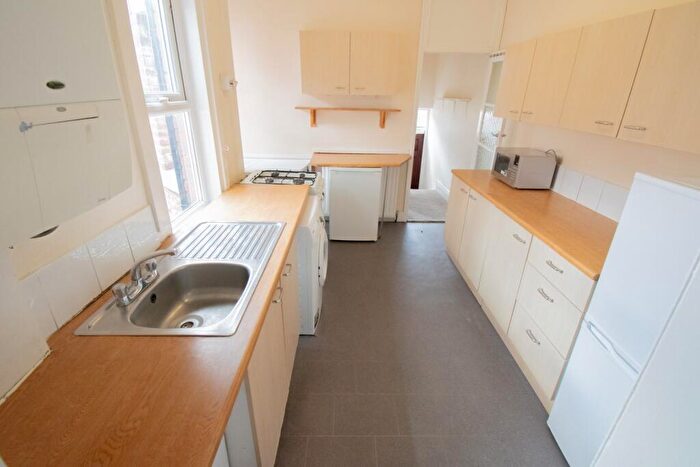 4 Bedroom Maisonette To Rent In Lonsdale Terrace, Jesmond, Newcastle Upon Tyne, NE2