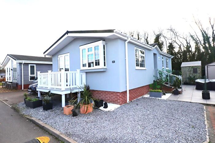 2 Bedroom Park Home For Sale In West Street, Whitland, SA34