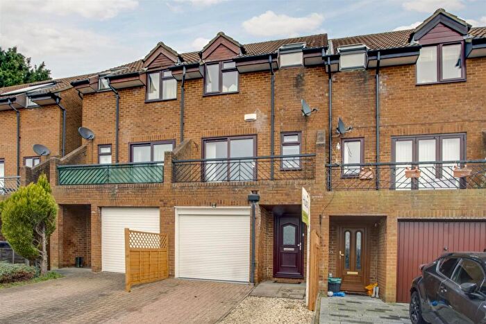 2 Bedroom Terraced House To Rent In Downley Heights, High Wycombe, HP13