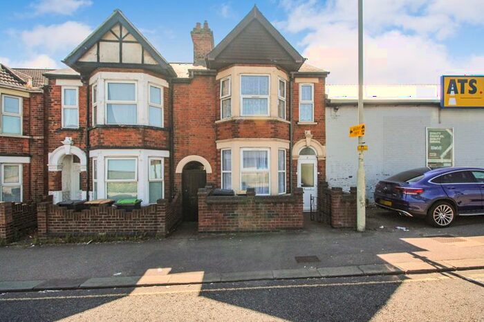3 Bedroom Terraced House To Rent In London Road, Bedford, MK42