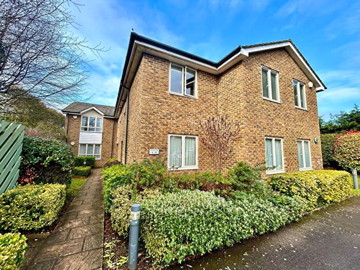 2 Bedroom Flat For Sale In Wrotham Road, Meopham, DA13