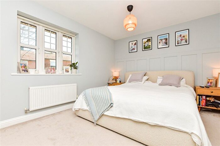 3 Bedroom Mews For Sale In Horwich Close, Crowborough, East Sussex, TN6