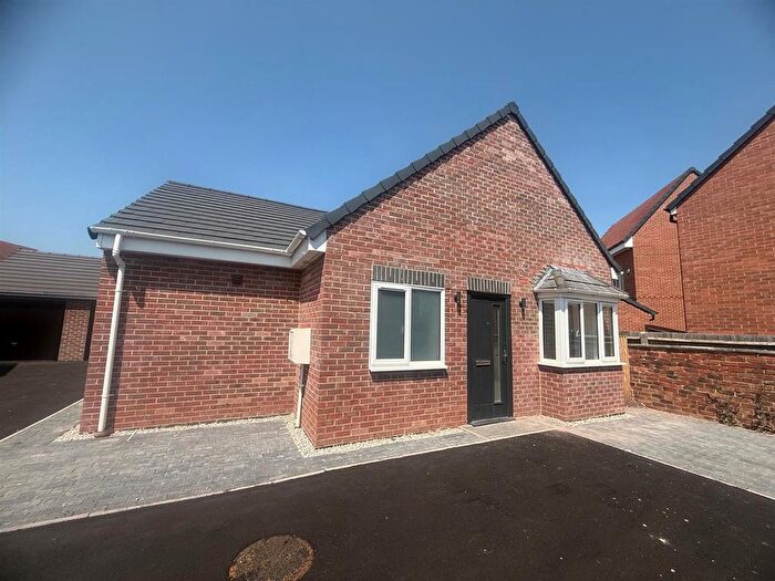 2 Bedroom Detached Bungalow To Rent In Scottgrave Lane, Gedling, NG4