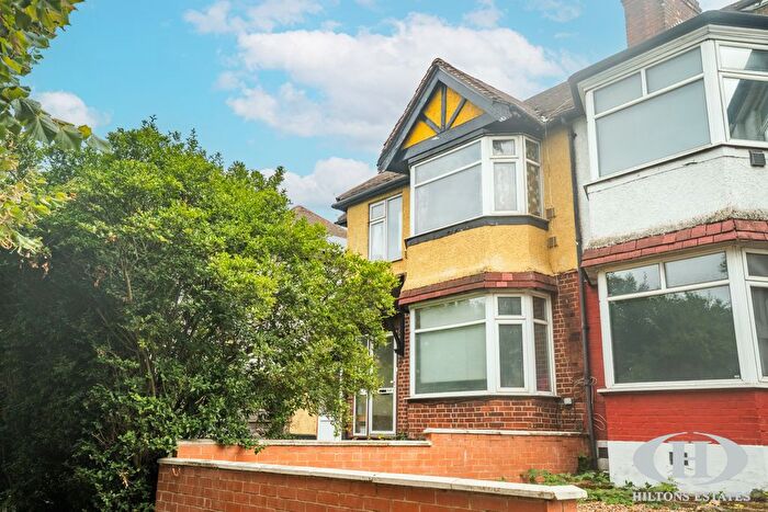 2 Bedroom Flat For Sale In Waverley Gardens, London, NW10