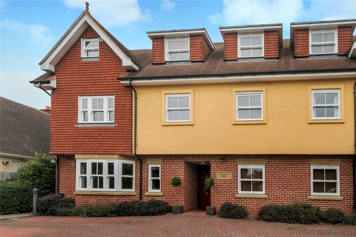 2 Bedroom Apartment To Rent In Denton Place, Denton Road, Wokingham, Berkshire, RG40