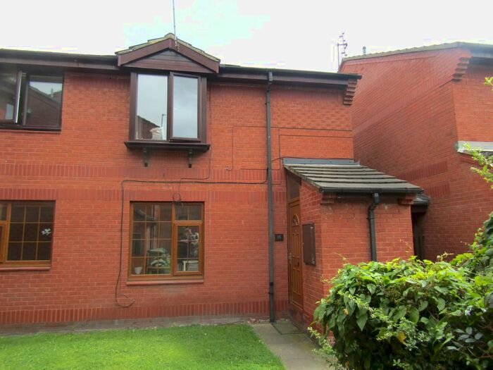 1 Bedroom Flat To Rent In Dickinson Court, Wakefield, WF1