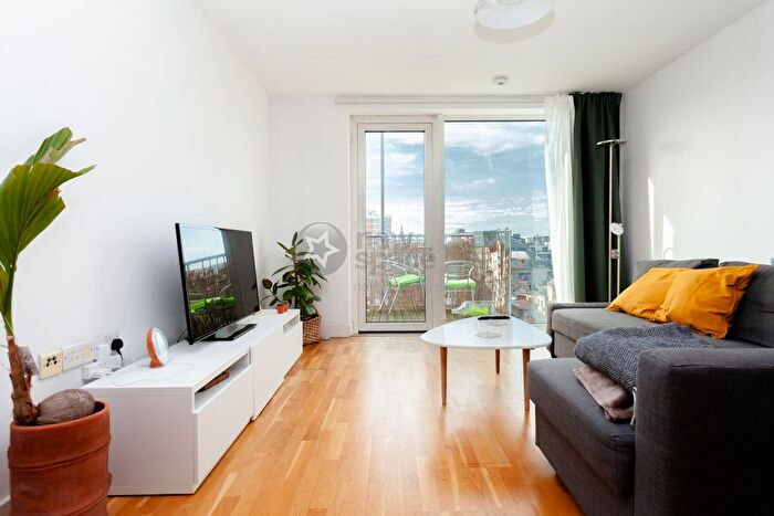 2 Bedroom Flat To Rent In Adelaide Wharf, Queensbridge Rd, Hackney, E2