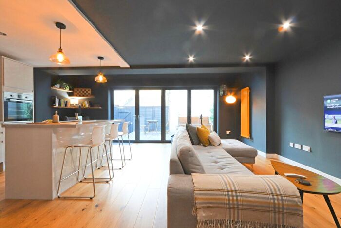 2 Bedroom Flat To Rent In Charles Place, Bristol, BS8