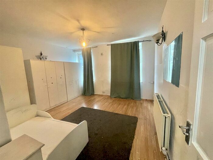 2 Bedroom Flat To Rent In Primrose House, Peckham Hill Street, London, SE15