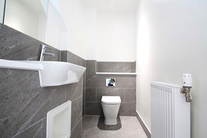 4 Bedroom Terraced House To Rent In Thistle Close, Chigwell, Essex, IG7