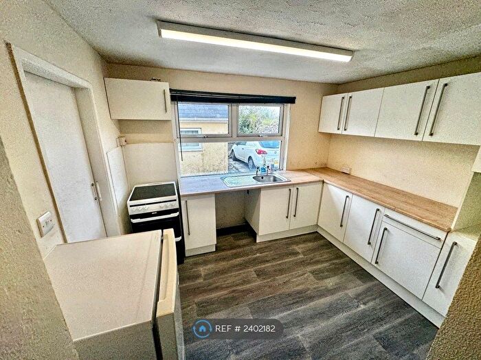 1 Bedroom Flat To Rent In Roskear Villas, Camborne, TR14