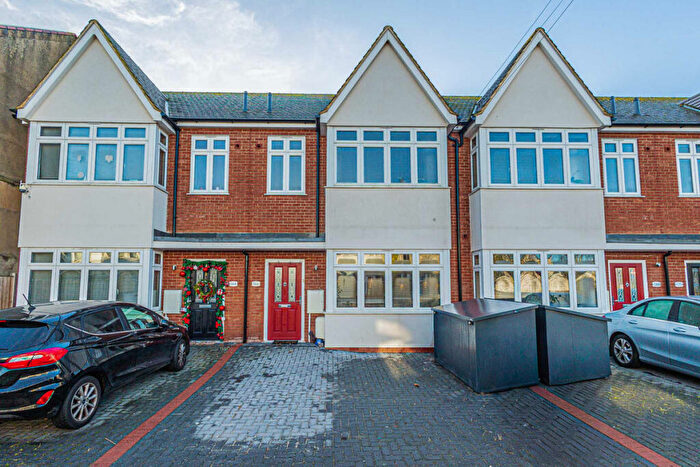 3 Bedroom Terraced House For Sale In Westborough Road, Westcliff-on-Sea, SS0