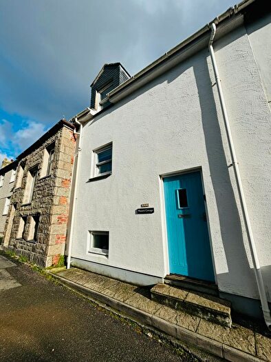 2 Bedroom Town House To Rent In Rosevean Road, Penzance, TR18