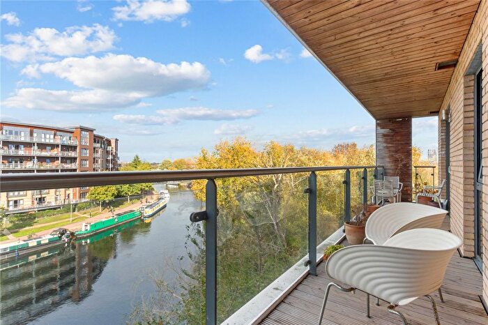 2 Bedroom Flat For Sale In Essex Wharf, London, E5