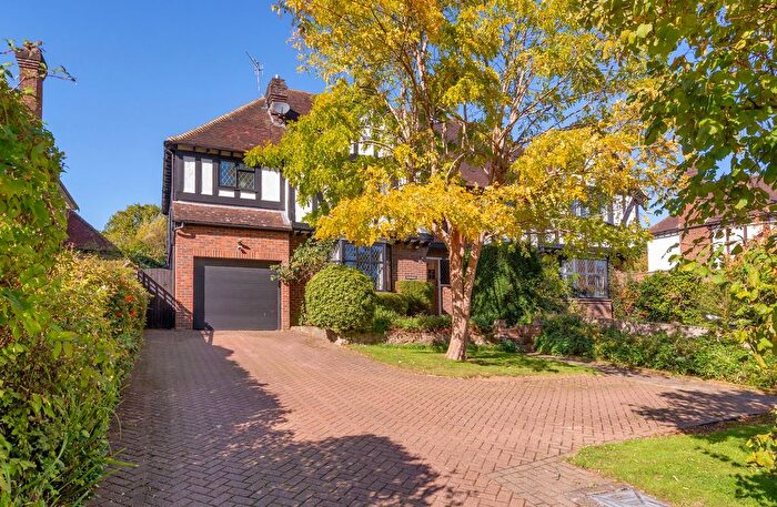5 Bedroom Semi Detached House For Sale In Hadlow Road, Tonbridge, TN9
