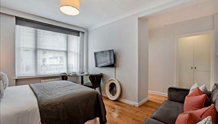 Studio To Rent In Hill Street, Mayfair, W1J