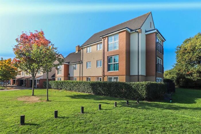 1 Bedroom Flat To Rent In Fulmar House, Albacore Way, UB3