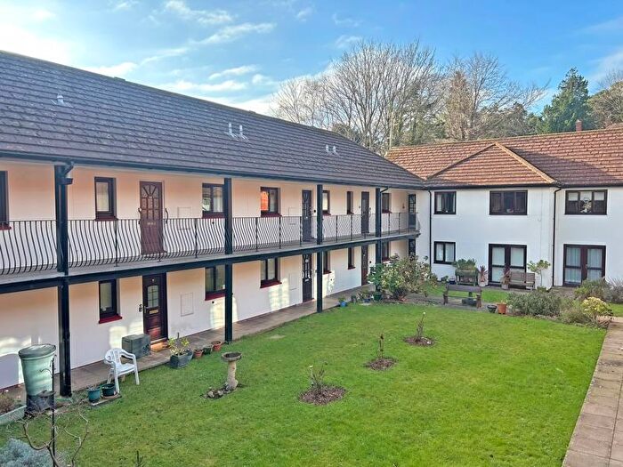1 Bedroom Flat To Rent In Temple Gardens, Sidmouth, EX10