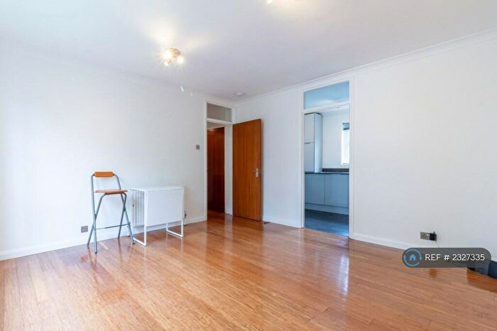 1 Bedroom Flat To Rent In Ferris Road, London, SE22