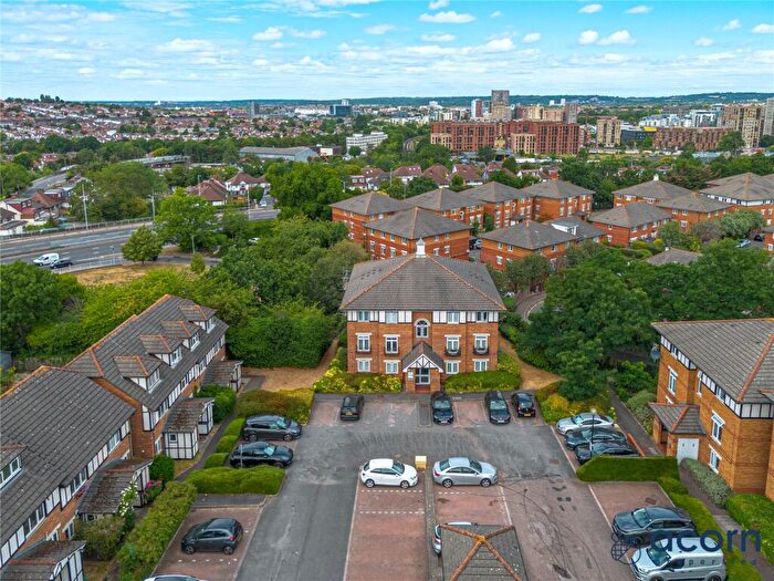 1 Bedroom Apartment For Sale In Dogrose Court, Wenlock Gardens, Hendon, London, NW4