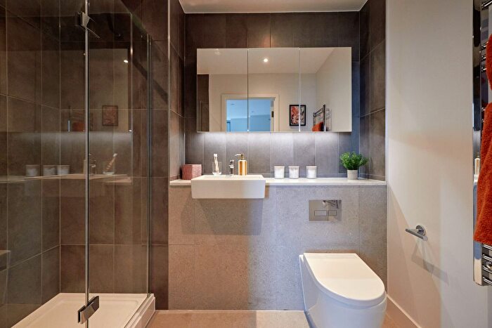 2 Bedroom Flat For Sale In Dantzic Street, Manchester, M4
