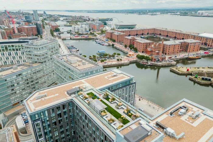 2 Bedroom Flat To Rent In The Copper House, Strand Street, Liverpool, Merseyside, L1