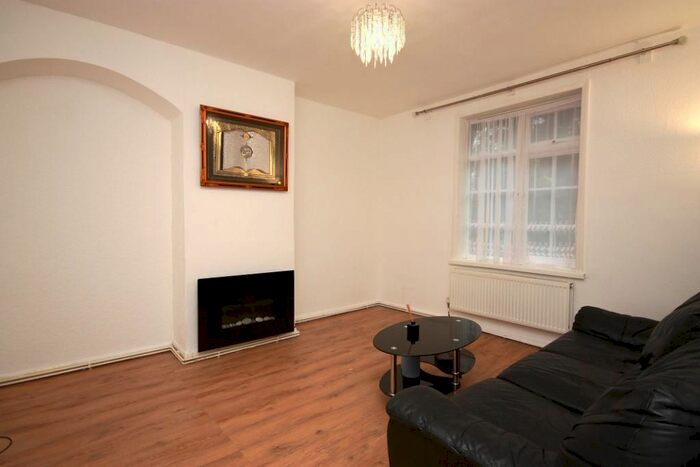 4 Bedroom Terraced House To Rent In Westway, London, W12