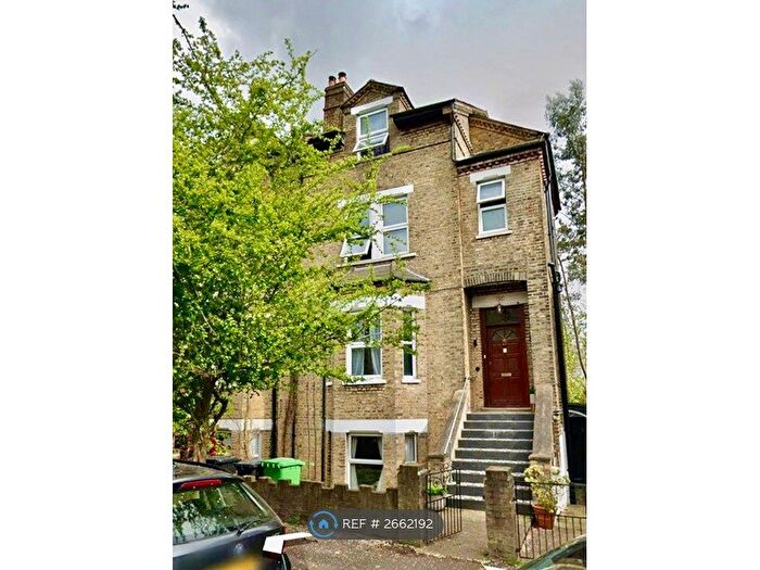 2 Bedroom Flat To Rent In Avington Grove, London, SE20