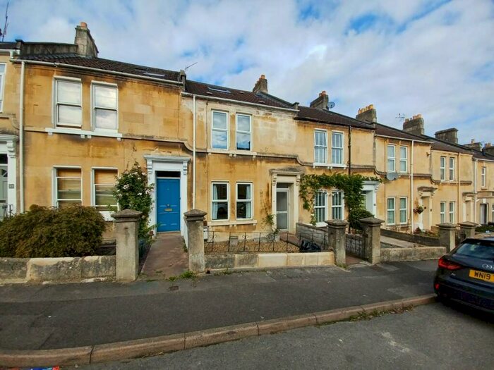 5 Bedroom House To Rent In West Avenue, BA2