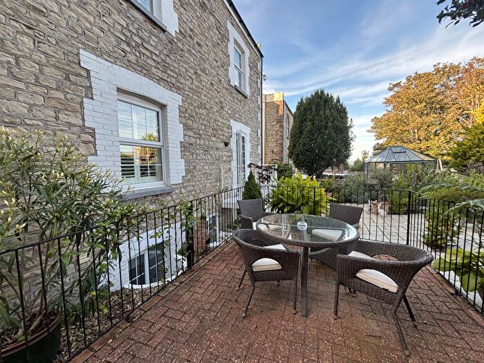 2 Bedroom Flat To Rent In Nelson Street, PO33