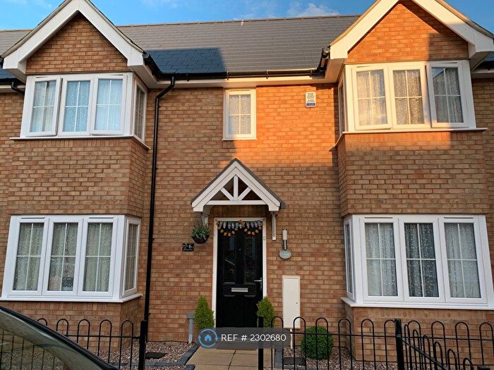 3 Bedroom Semi-Detached House To Rent In Hereford Way, Milton Keynes, MK8