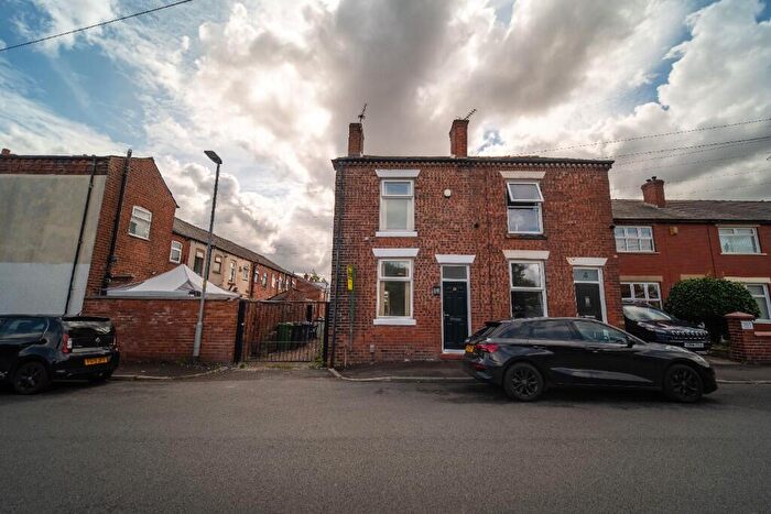 2 Bedroom Semi-Detached House To Rent In Johnson Street, M46