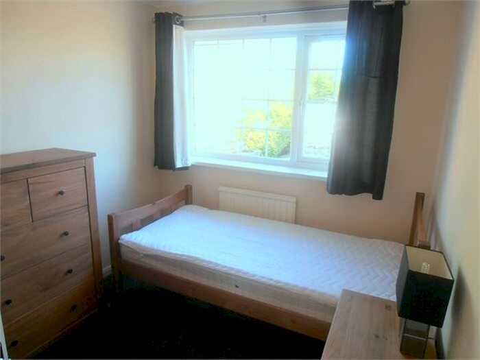 Studio To Rent In Town Lane, Stanwell, TW19