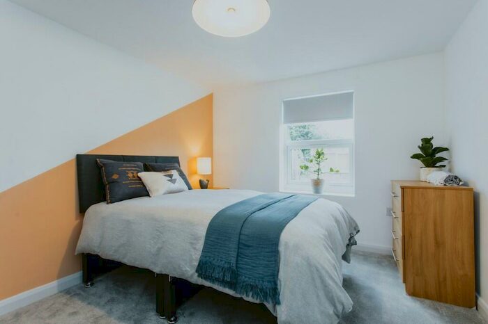 10 Bedroom House Of Multiple Occupation To Rent In Emscote Road, Warwick, Warwickshire, CV34