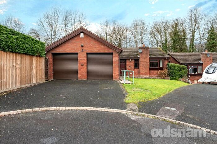 3 Bedroom Bungalow For Sale In Fairford Close, Church Hill North, Worcestershire, B98