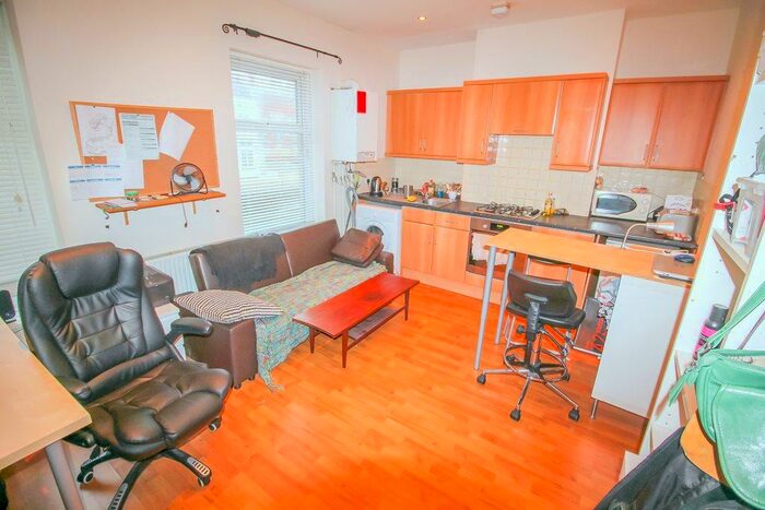 1 Bedroom Flat To Rent In Cathays Terrace, Cathays, Cardiff, CF24