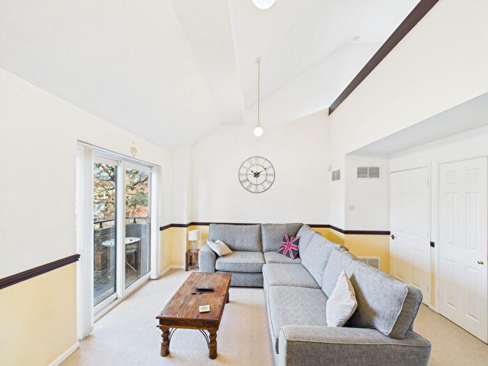 1 Bedroom Flat For Sale In Maiden Place, Lower Earley, RG6