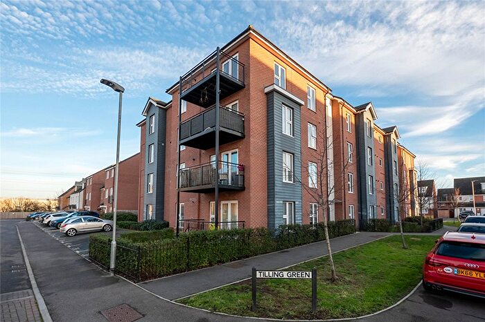 2 Bedroom Flat For Sale In Tilling Green, Dunstable, Bedfordshire, LU5